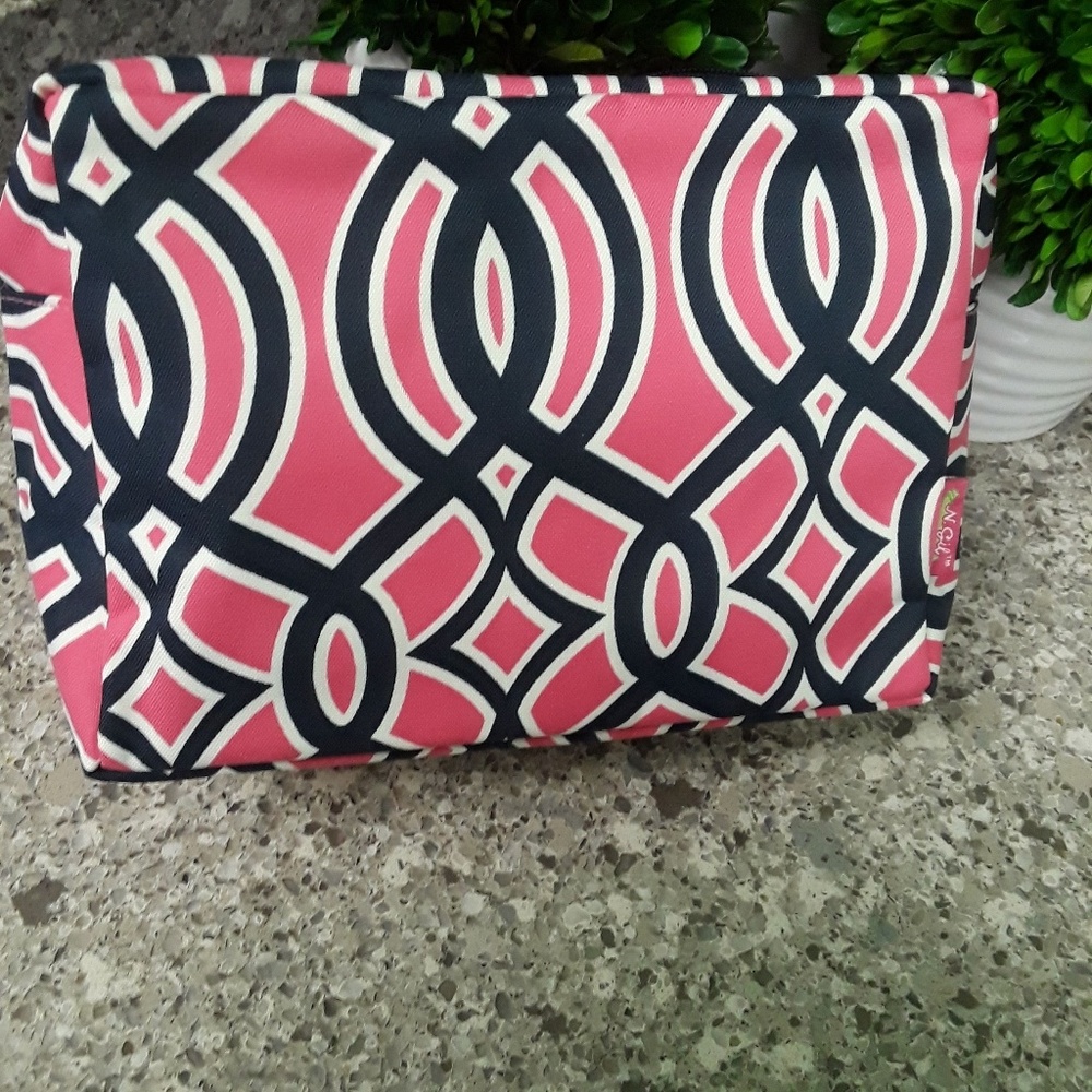 Cosmetic bag
